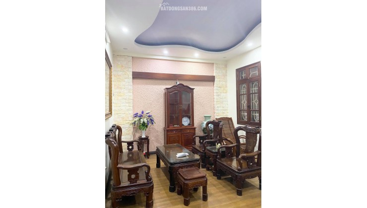 Bán nhà Phùng Khoang, dân xây kiên cố, ngõ thông tứ phía, gần ô tô, 35m2, 8.4 tỷ